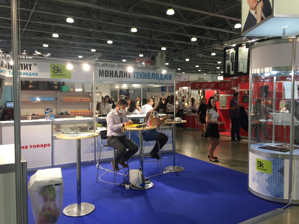 наш стенд на выставке Дентал Экспо 2018-3.JPG