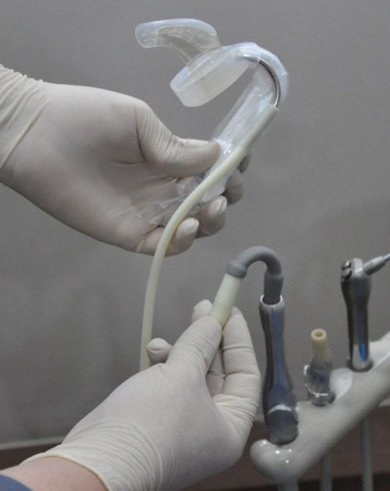 Аппарат для интраоральной подсветки со встроенной системой аспирации "eBite"(полный комплект) Аппарат для интраоральной подсветки со встроенной системой аспирации "eBite"(полный комплект)